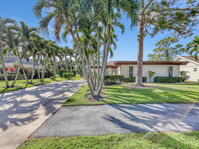 6598 Eastpointe Pines Street, Palm Beach Gardens, FL 33418