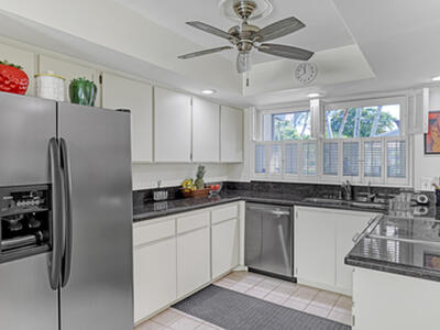 6598 Eastpointe Pines Street, Palm Beach Gardens, FL 33418