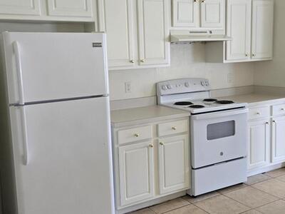 737 SW Jordin Avenue, Port Saint Lucie, FL 34953