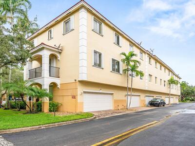 3187 N Oasis Drive, Boynton Beach, FL 33426