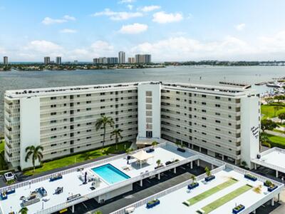 301 Lake Shore Drive, Lake Park, FL 33403