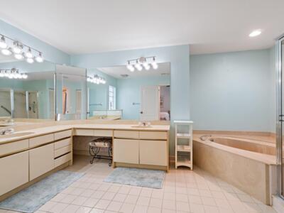 137 Eagleton Court, Palm Beach Gardens, FL 33418