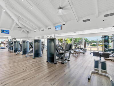 11863 Wimbledon Circle, Wellington, FL 33414