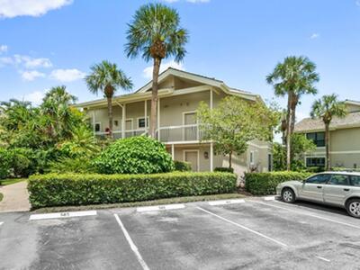 11863 Wimbledon Circle, Wellington, FL 33414