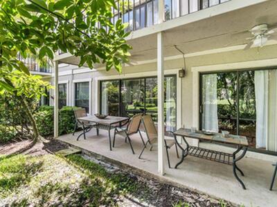 11863 Wimbledon Circle, Wellington, FL 33414