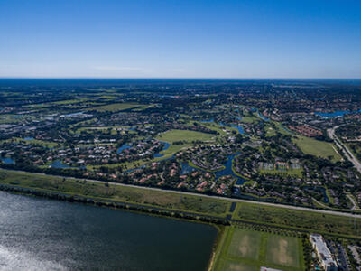 11863 Wimbledon Circle, Wellington, FL 33414