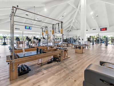 11863 Wimbledon Circle, Wellington, FL 33414