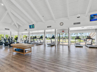 11863 Wimbledon Circle, Wellington, FL 33414