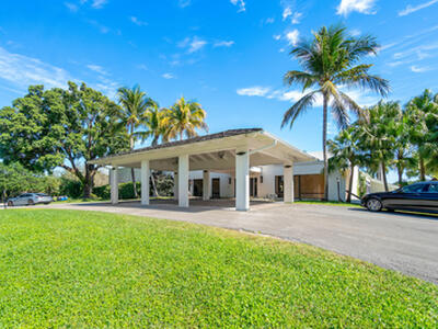 11863 Wimbledon Circle, Wellington, FL 33414