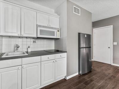 11863 Wimbledon Circle, Wellington, FL 33414