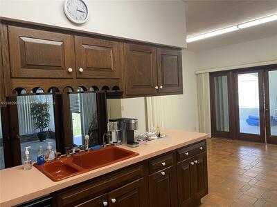 4450 S Jog Road, Greenacres, FL 33467