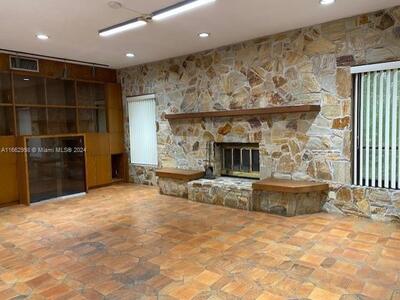 4450 S Jog Road, Greenacres, FL 33467