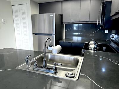 752 Executive Center Drive, West Palm Beach, FL 33401