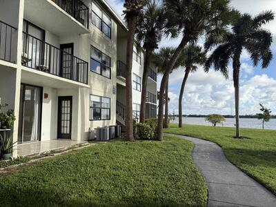 752 Executive Center Drive, West Palm Beach, FL 33401