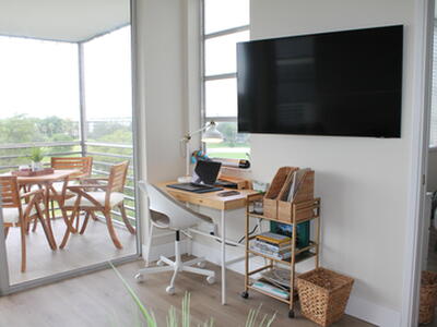 3520 Oaks Way, Pompano Beach, FL 33069