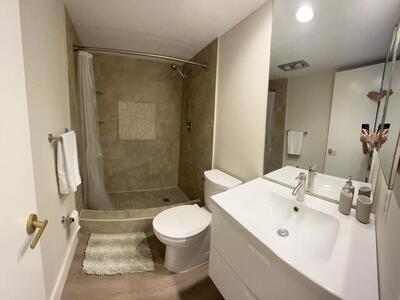 3520 Oaks Way, Pompano Beach, FL 33069