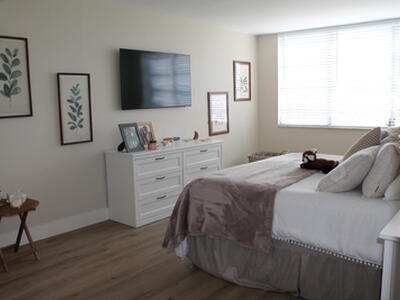 3520 Oaks Way, Pompano Beach, FL 33069