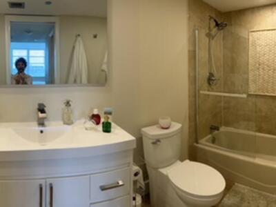 3520 Oaks Way, Pompano Beach, FL 33069