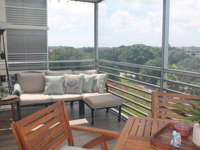 3520 Oaks Way, Pompano Beach, FL 33069