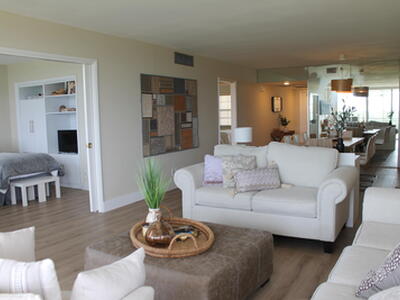 3520 Oaks Way, Pompano Beach, FL 33069