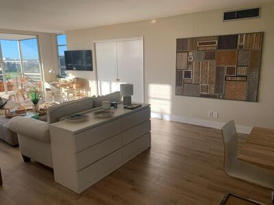 3520 Oaks Way, Pompano Beach, FL 33069