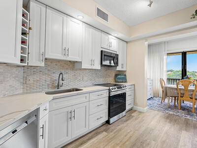 7546 La Paz Boulevard E, Boca Raton, FL 33433