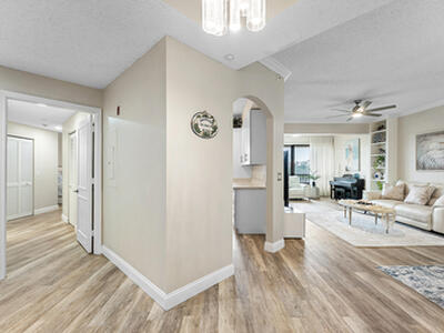 7546 La Paz Boulevard E, Boca Raton, FL 33433