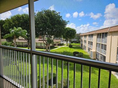 700 Village Green Court, Palm Springs, FL 33461