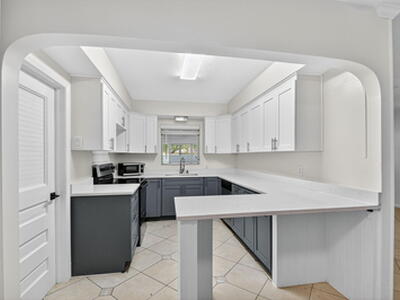 5009 Spruce Avenue, West Palm Beach, FL 33407