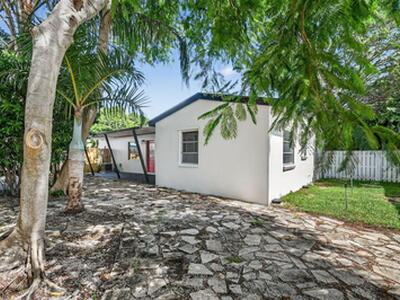 5009 Spruce Avenue, West Palm Beach, FL 33407