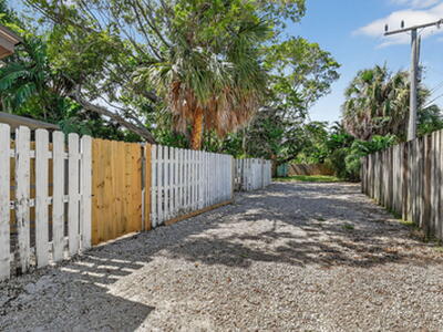 5009 Spruce Avenue, West Palm Beach, FL 33407