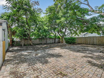 5009 Spruce Avenue, West Palm Beach, FL 33407