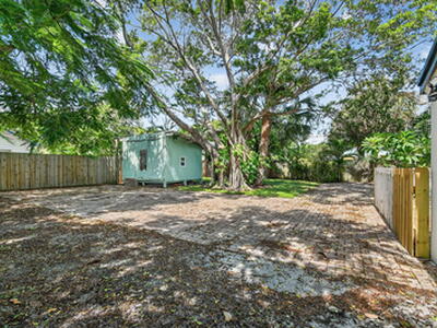 5009 Spruce Avenue, West Palm Beach, FL 33407