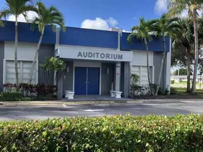 5263 Cresthaven Boulevard, West Palm Beach, FL 33415