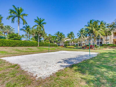 284 Village Boulevard, Tequesta, FL 33469