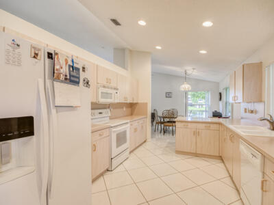 5055 Robino Circle, West Palm Beach, FL 33417