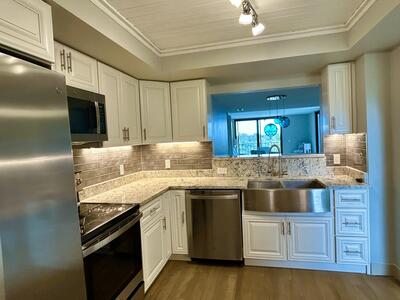 1202 S Lake Drive, Lantana, FL 33462