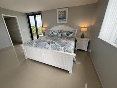 1202 S Lake Drive, Lantana, FL 33462