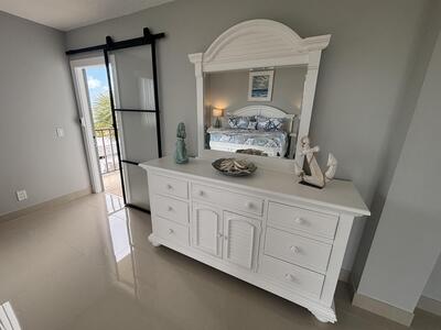 1202 S Lake Drive, Lantana, FL 33462