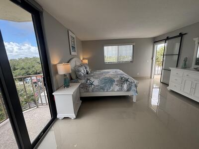 1202 S Lake Drive, Lantana, FL 33462