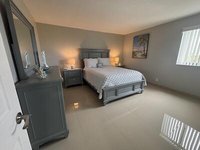 1202 S Lake Drive, Lantana, FL 33462