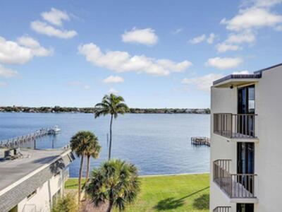 1202 S Lake Drive, Lantana, FL 33462