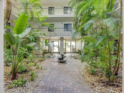 1202 S Lake Drive, Lantana, FL 33462