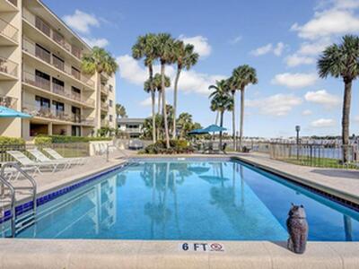 1202 S Lake Drive, Lantana, FL 33462