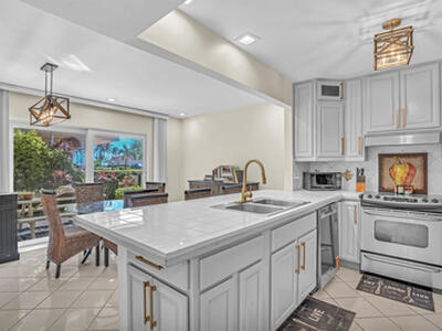 584 SE 20th Avenue, Deerfield Beach, FL 33441