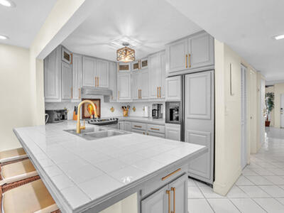 584 SE 20th Avenue, Deerfield Beach, FL 33441