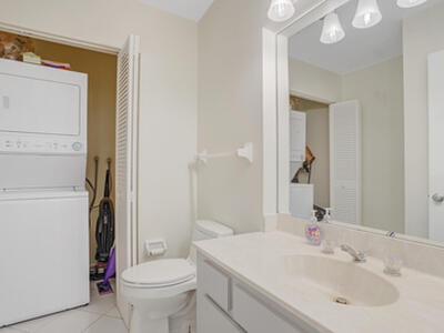 584 SE 20th Avenue, Deerfield Beach, FL 33441