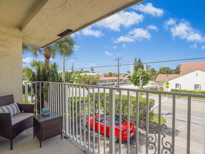 584 SE 20th Avenue, Deerfield Beach, FL 33441