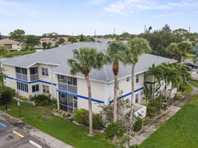 1507 SE Royal Green Circle