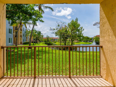 602 Villa Circle, Boynton Beach, FL 33435